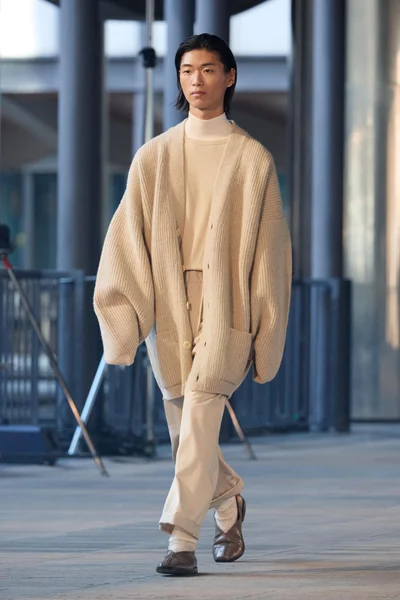 Look 46
